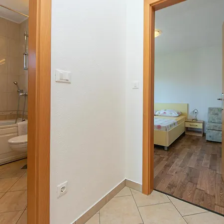 Apartamento 2 *